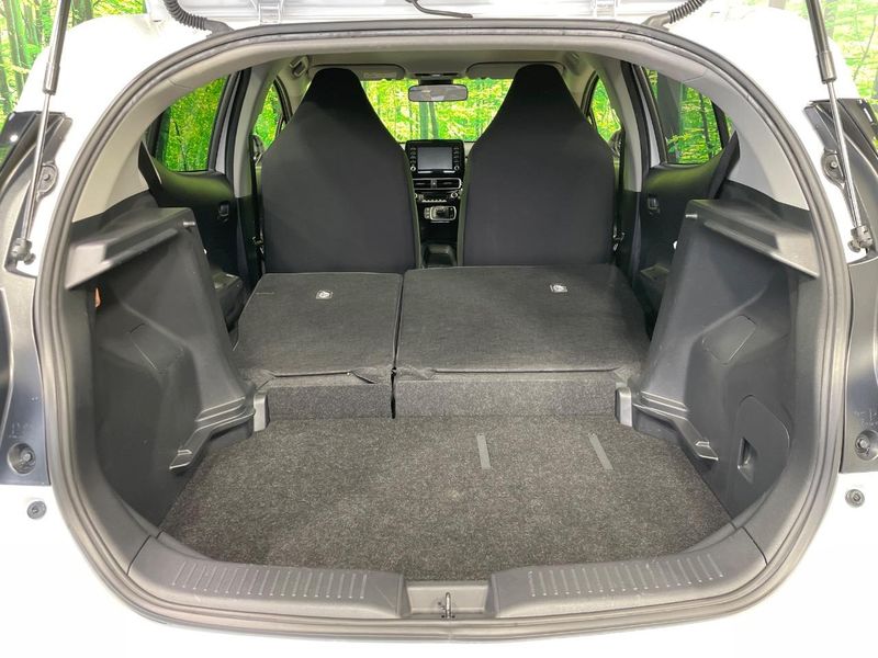 2023 Toyota Aqua 6AA-MXPK11 (UW-6a90fd3c4bf61)[11]