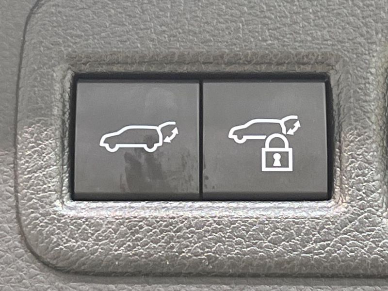 2021 Toyota Harrier 6BA-MXUA80 (UW-6a90fd4b7c4f3)[14]