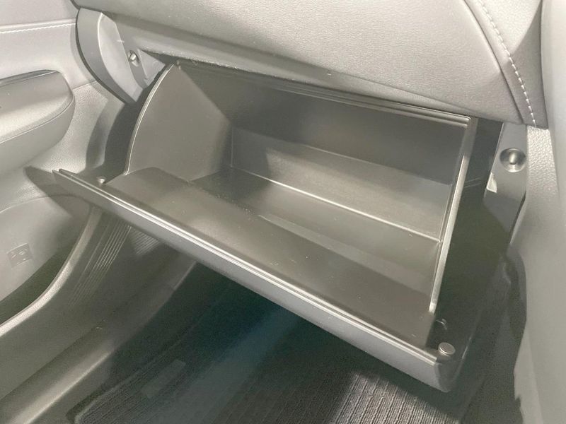 2022 Toyota Harrier 6BA-MXUA85 (UW-6a90fd545eeae)[18]