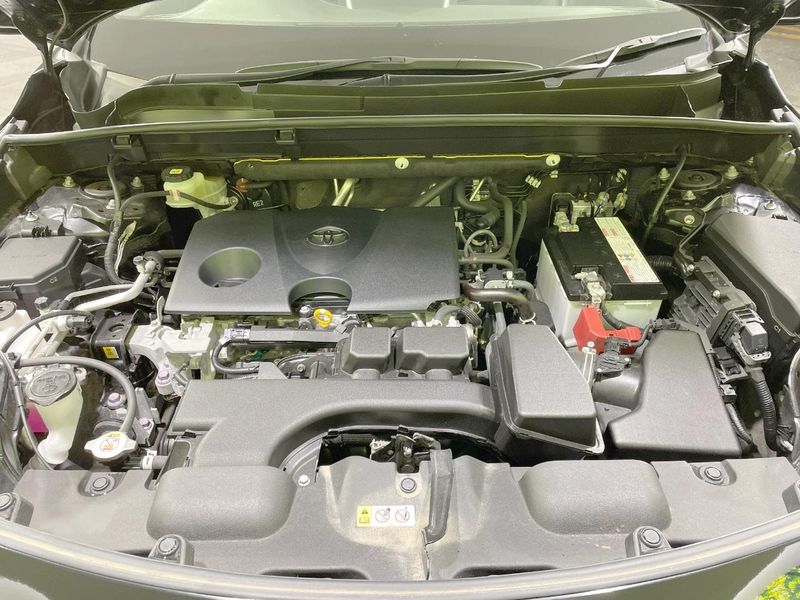 2022 Toyota Harrier 6BA-MXUA85 (UW-6a90fd545eeae)[4]