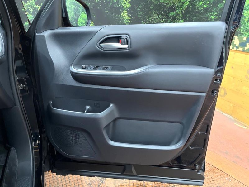 2023 Toyota Voxy 6BA-MZRA90W (UW-6a90fd6550d73)[18]