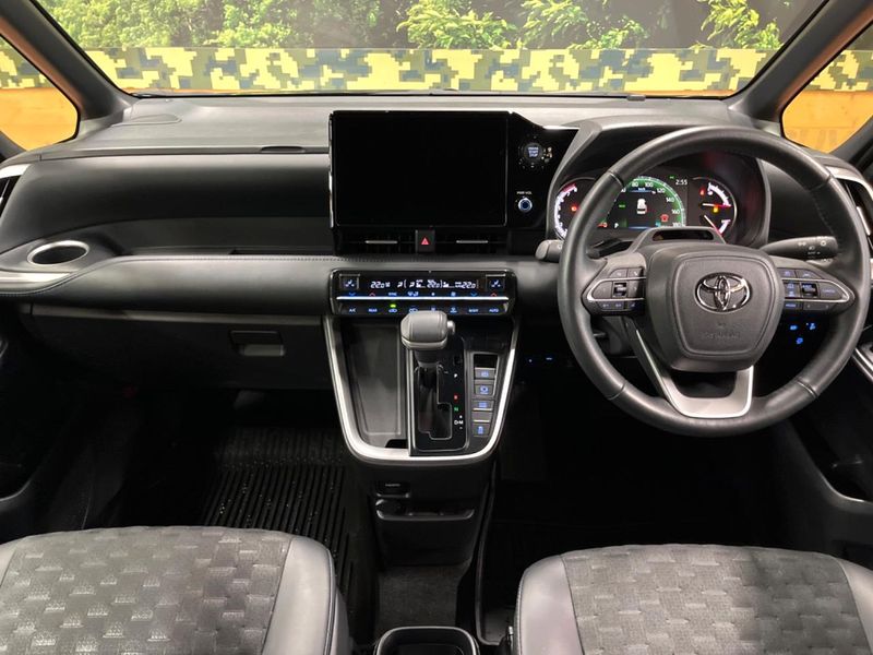2023 Toyota Voxy 6BA-MZRA90W (UW-6a90fd6550d73)[24]