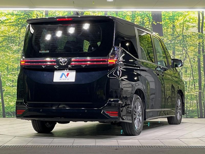 2025 Toyota Voxy 6BA-MZRA90W (UW-6a90fd680bc3a)[8]
