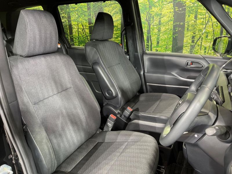 2025 Toyota Voxy 6BA-MZRA90W (UW-6a90fd680bc3a)[29]