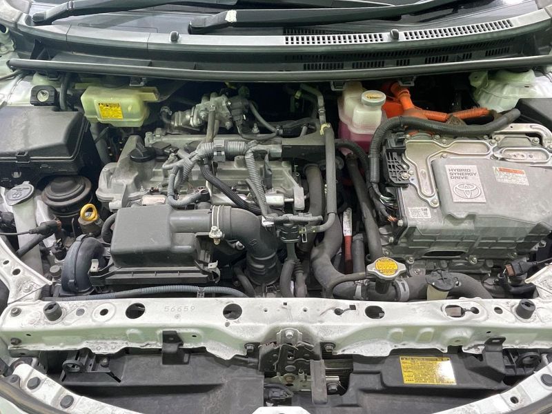 2012 Toyota Aqua DAA-NHP10 (UW-6a90fd769f15f)[4]