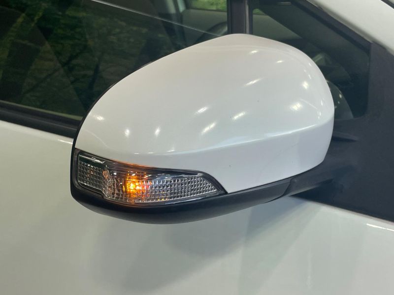 2012 Toyota Aqua DAA-NHP10 (UW-6a90fd769f15f)[22]