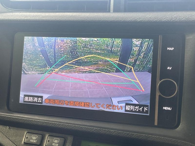 2012 Toyota Aqua DAA-NHP10 (UW-6a90fd769f15f)[11]