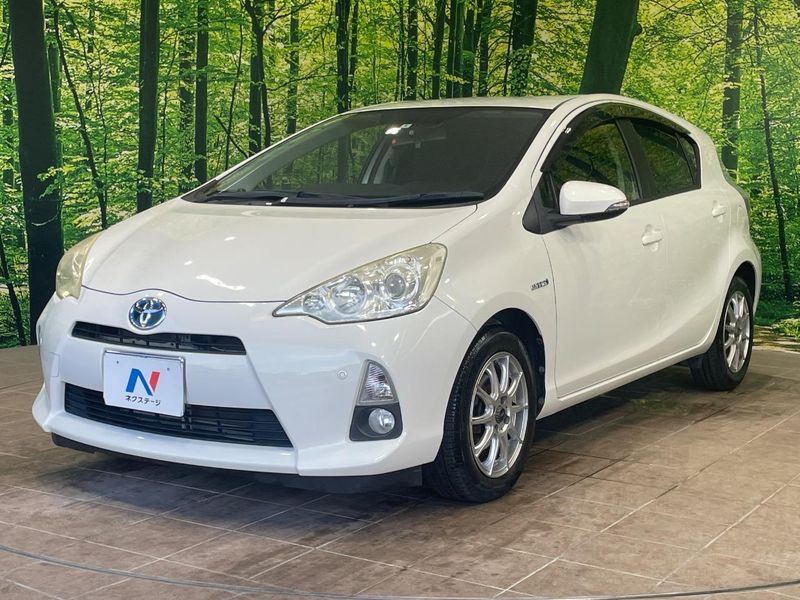 2012 Toyota Aqua DAA-NHP10 (UW-6a90fd769f15f)[13]