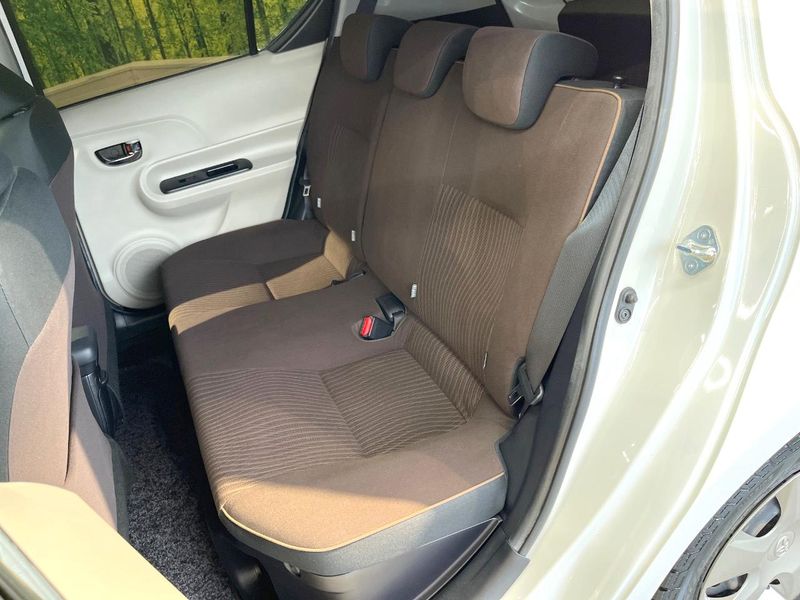 2014 Toyota Aqua DAA-NHP10 (UW-6a90fd781456f)[21]