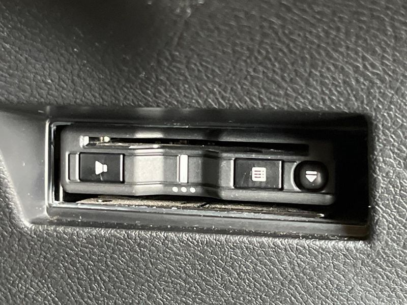 2013 Toyota Corolla Fielder DAA-NKE165G (UW-6a90fd83b7899)[21]