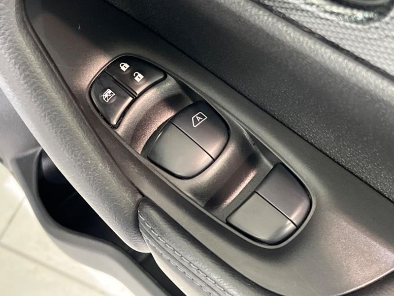 2015 Nissan X-Trail DBA-NT32 (UW-6a90fd93511b9)[29]