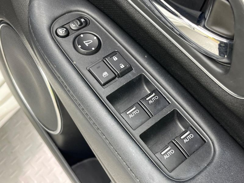 2016 Honda Vezel DAA-RU3 (UW-6a90fda714294)[17]