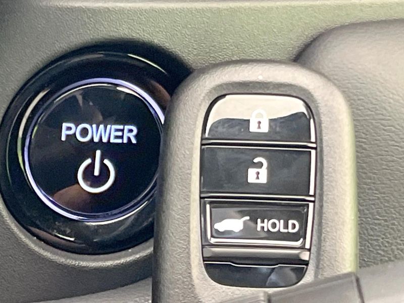 2022 Honda Vezel 6AA-RV5 (UW-6a90fdb100cd5)[13]