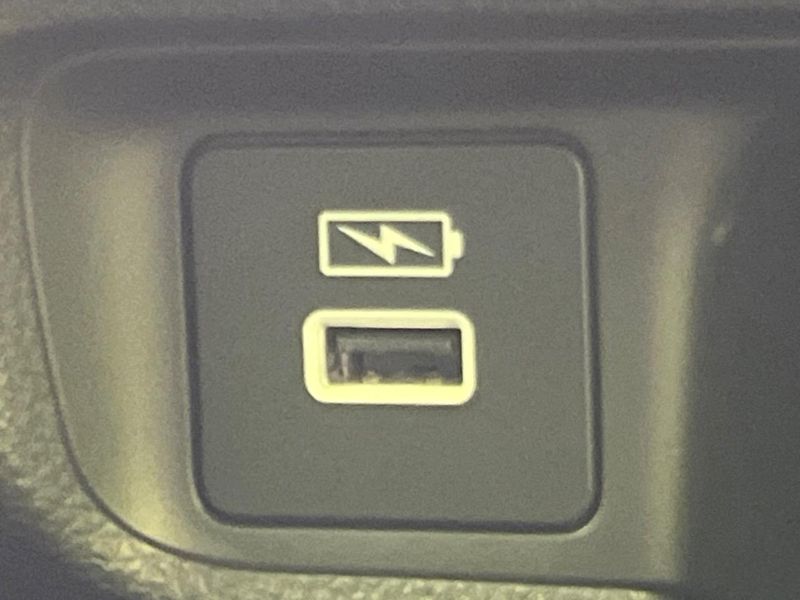 2022 Honda Vezel 6AA-RV5 (UW-6a90fdb100cd5)[24]