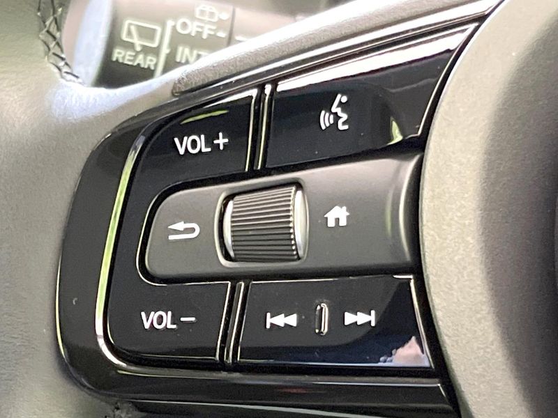 2022 Honda Vezel 6AA-RV5 (UW-6a90fdb100cd5)[17]