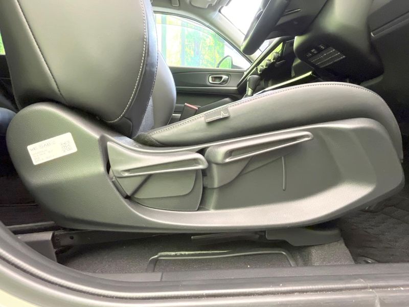 2022 Honda Vezel 6AA-RV5 (UW-6a90fdb100cd5)[9]