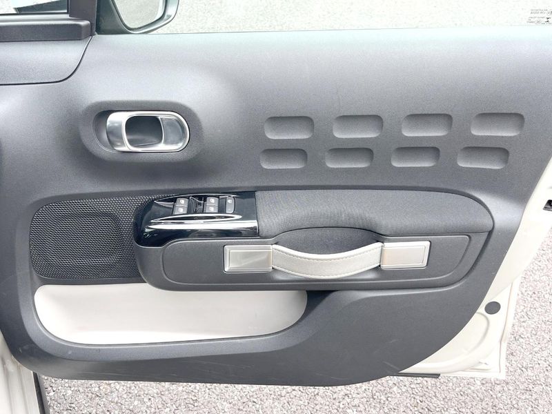 2019 Citroen C3 ABA-B6HN01 (UW-6a90fdf5b0c5b)[23]