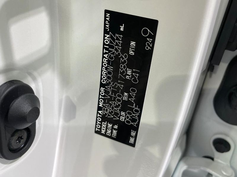 2024 Toyota Land Cruiser 3BA-VJA300W (UW-6a90fdf75da46)[1]