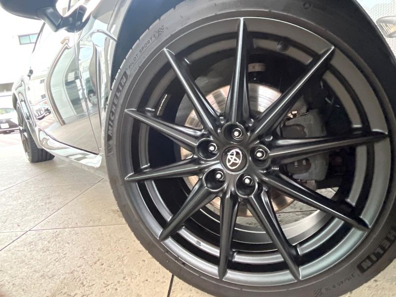 2022 Toyota GR86 3BA-ZN8 (UW-6a90fe2e2caf3)[23]