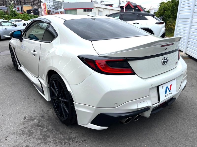 2022 Toyota GR86 3BA-ZN8 (UW-6a90fe2e599a4)[12]