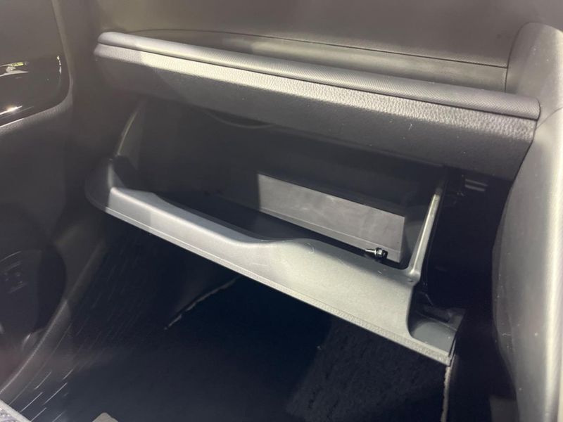 2019 Toyota Voxy DBA-ZRR80W (UW-6a90fe3aa3f68)[20]