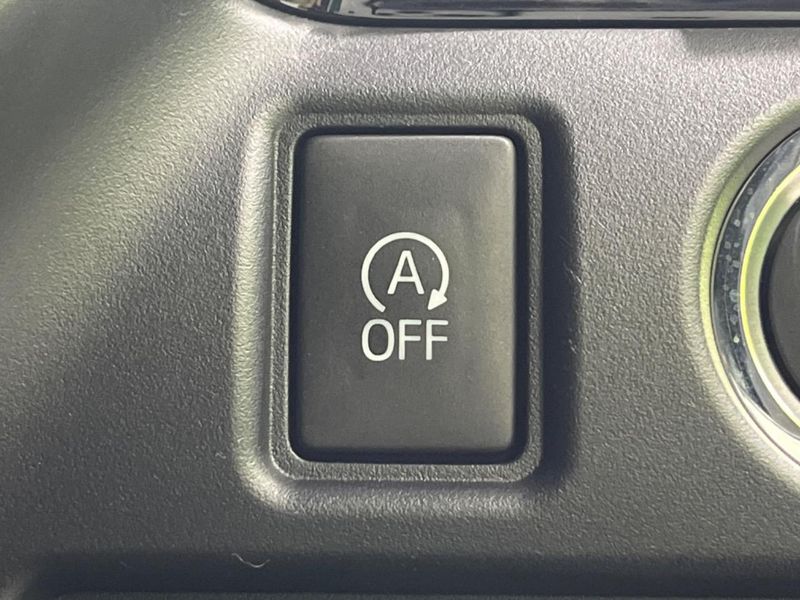 2019 Toyota Voxy DBA-ZRR80W (UW-6a90fe3aa3f68)[16]