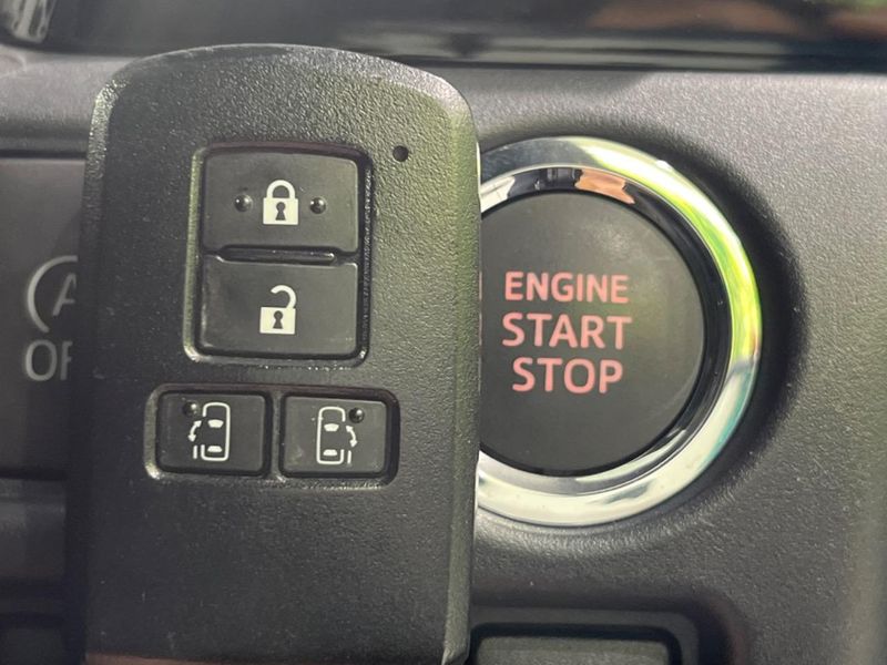 2019 Toyota Voxy DBA-ZRR80W (UW-6a90fe3aa3f68)[15]