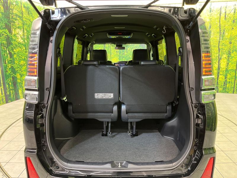 2021 Toyota Voxy 3BA-ZRR80W (UW-6a90fe40515a1)[21]
