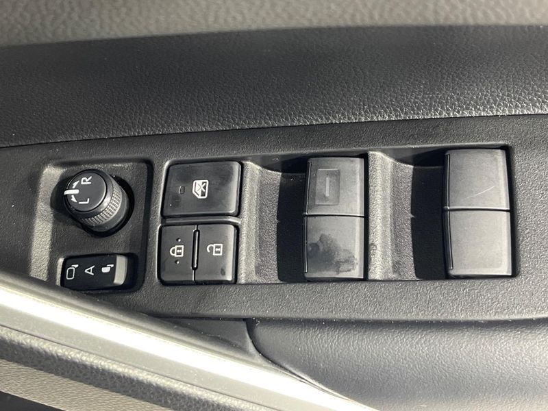 2024 Toyota Corolla Cross 6AA-ZVG16 (UW-6a90fe513be6c)[11]