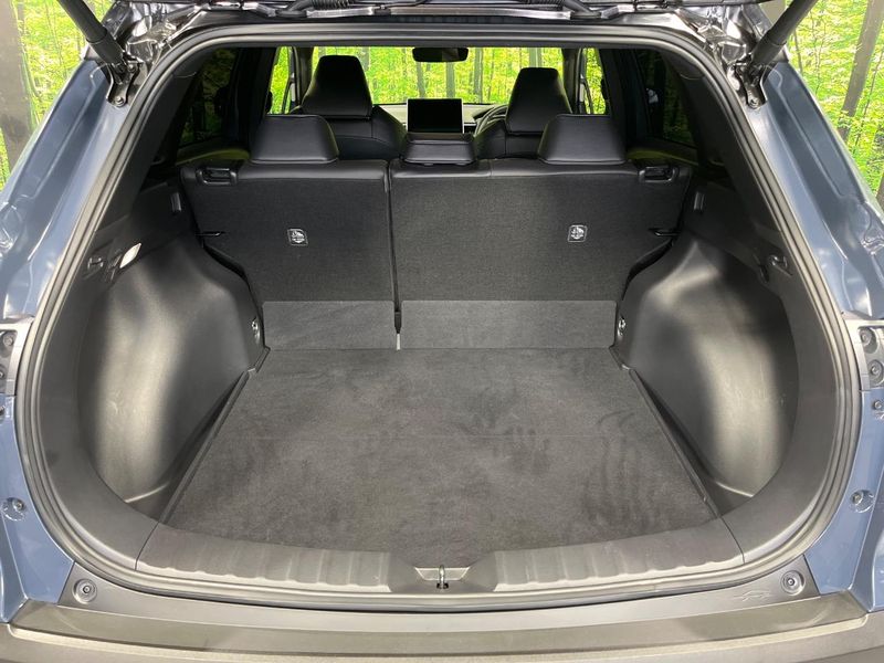 2024 Toyota Corolla Cross 6AA-ZVG16 (UW-6a90fe513be6c)[22]