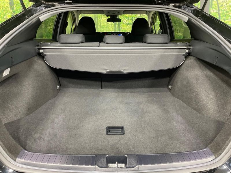 2017 Toyota Prius DAA-ZVW50 (UW-6a90fe59b9a6d)[26]