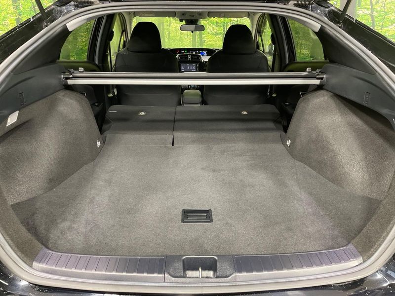 2017 Toyota Prius DAA-ZVW50 (UW-6a90fe59b9a6d)[28]