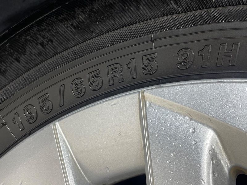 2017 Toyota Prius DAA-ZVW50 (UW-6a90fe59b9a6d)[9]