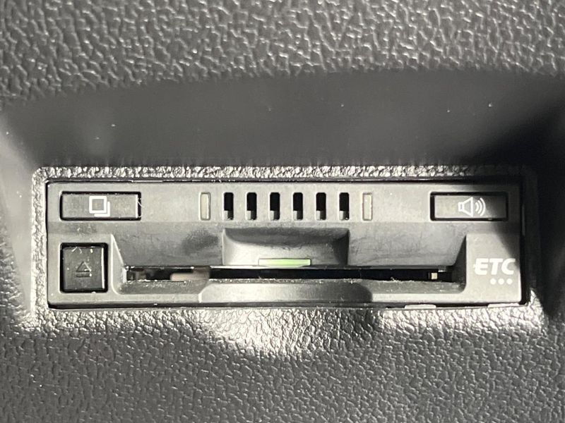 2017 Toyota Prius DAA-ZVW50 (UW-6a90fe59d2dbe)[12]