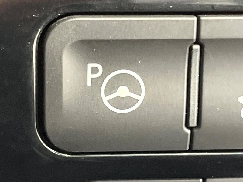 2017 Toyota Prius DAA-ZVW50 (UW-6a90fe59d2dbe)[9]