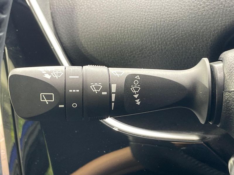2016 Toyota Prius DAA-ZVW50 (UW-6a90fe5ca2c79)[16]