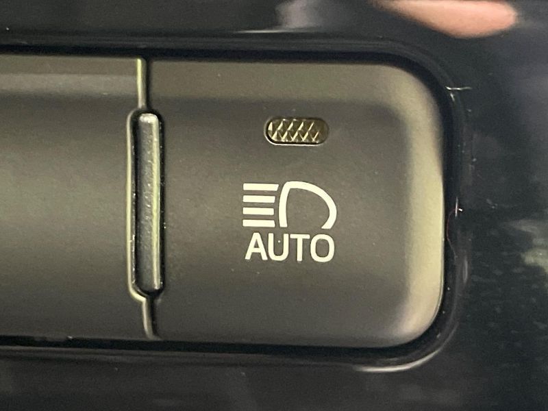 2016 Toyota Prius DAA-ZVW50 (UW-6a90fe5ca2c79)[7]