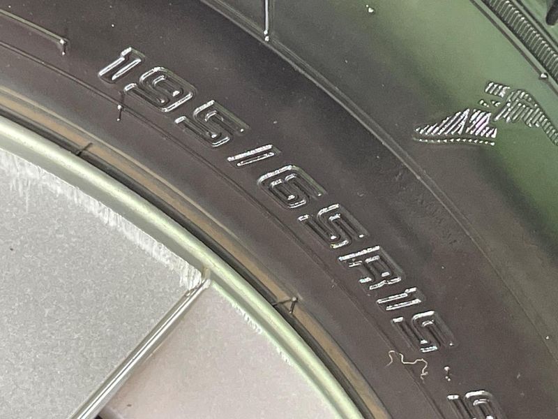 2016 Toyota Prius DAA-ZVW50 (UW-6a90fe5ca2c79)[29]