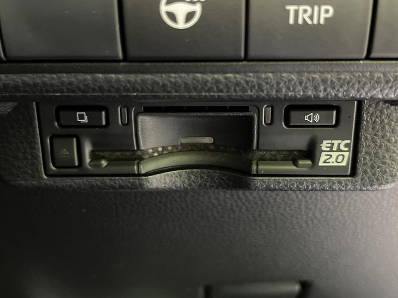 2023 Toyota Corolla Touring 6AA-ZWE215W (UW-6a90fe6d944f3)[12]