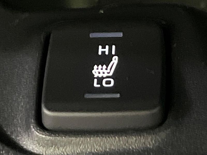 2023 Toyota Corolla Touring 6AA-ZWE215W (UW-6a90fe6d944f3)[21]
