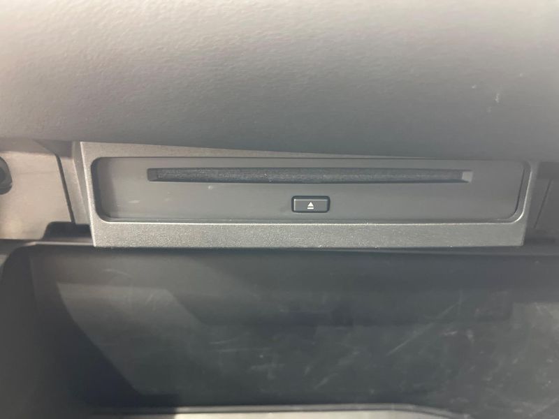 2022 Toyota Noah 6AA-ZWR90W (UW-6a90fe75c3f35)[8]