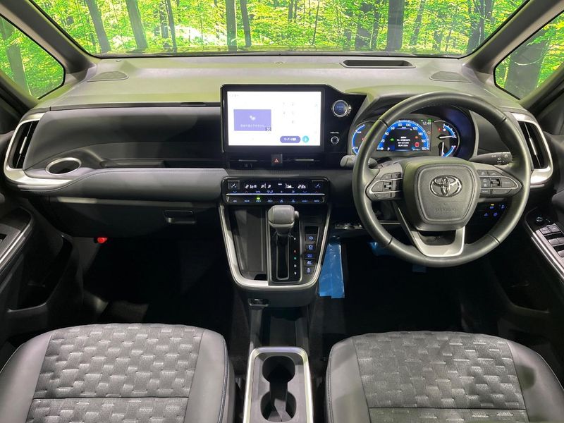 2022 Toyota Voxy 6AA-ZWR90W (UW-6a90fe76efbd3)[24]