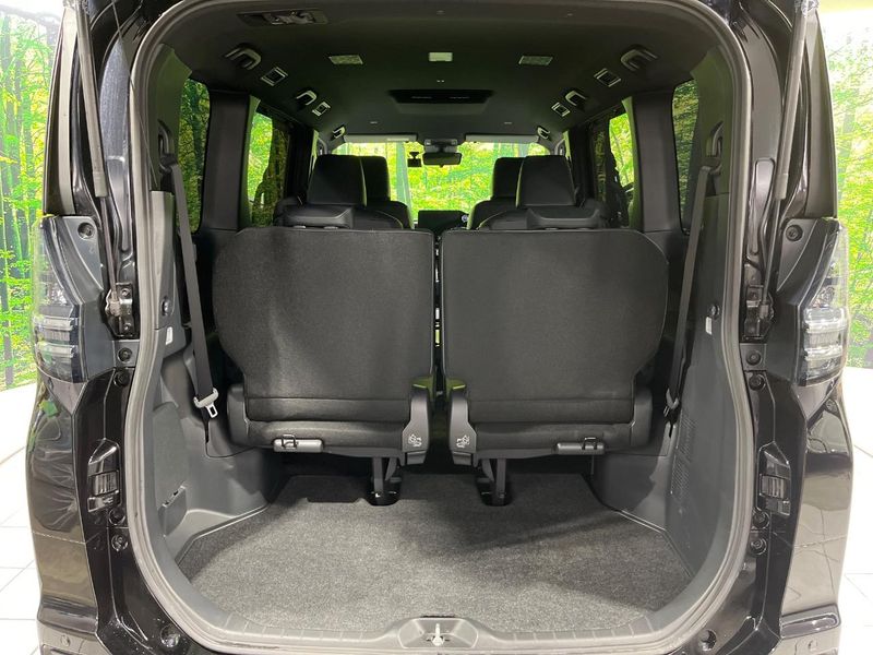 2022 Toyota Voxy 6AA-ZWR90W (UW-6a90fe76efbd3)[21]