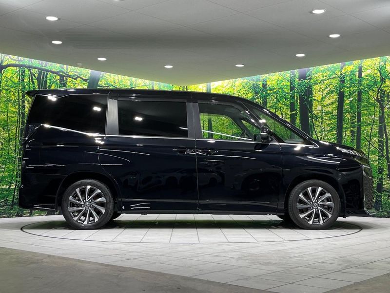 2022 Toyota Voxy 6AA-ZWR90W (UW-6a90fe76efbd3)[10]