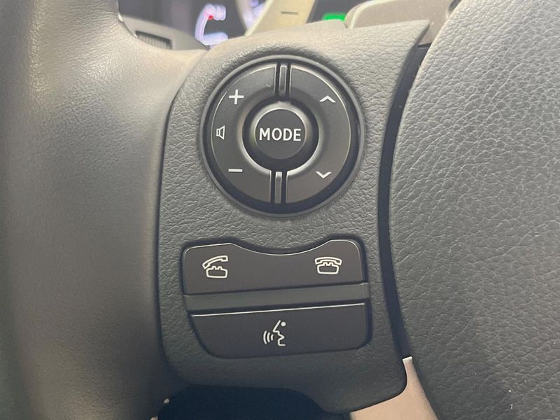 2014 Lexus IS DAA-AVE30 (UW-6a924c3d48c48)[28]