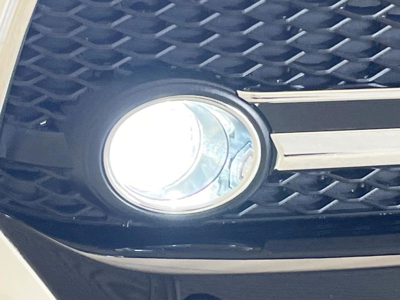 2018 Toyota Crown Hybrid 6AA-AZSH20 (UW-6a924c63df0be)[13]