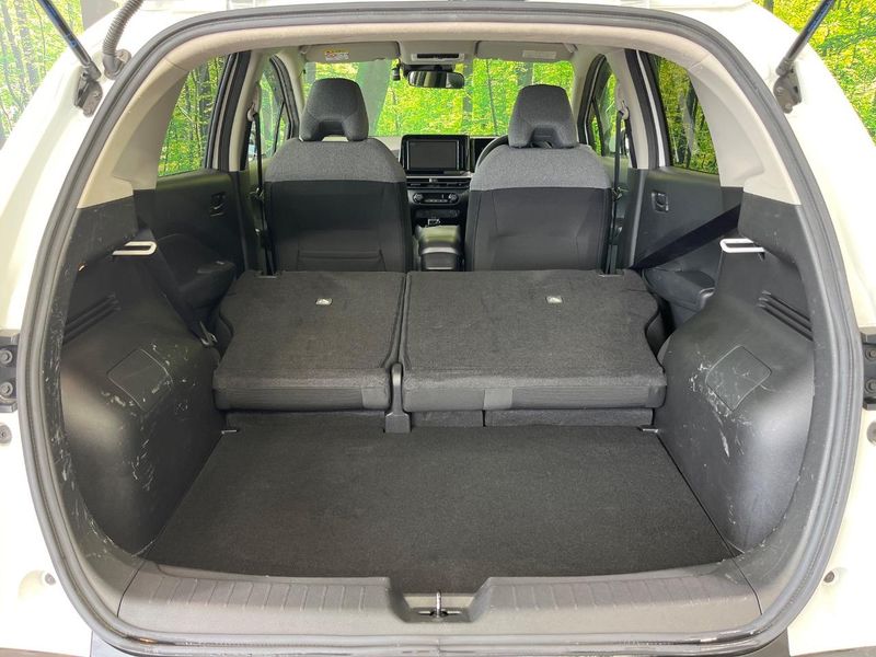 2021 Nissan Note 6AA-E13 (UW-6a924cca5fd3a)[14]