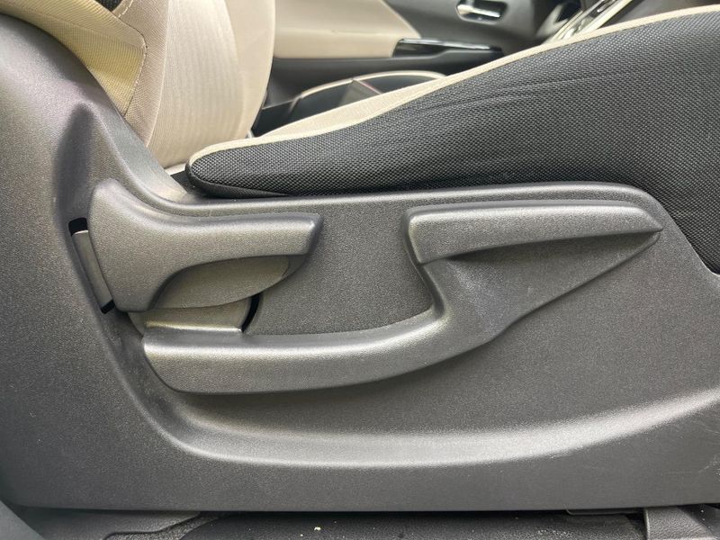 2016 Nissan Serena DAA-GFC27 (UW-6a924cefa9d9a)[17]