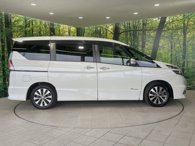 2017 Nissan Serena DAA-GFC27 (UW-6a924cf2e5e86)[21]