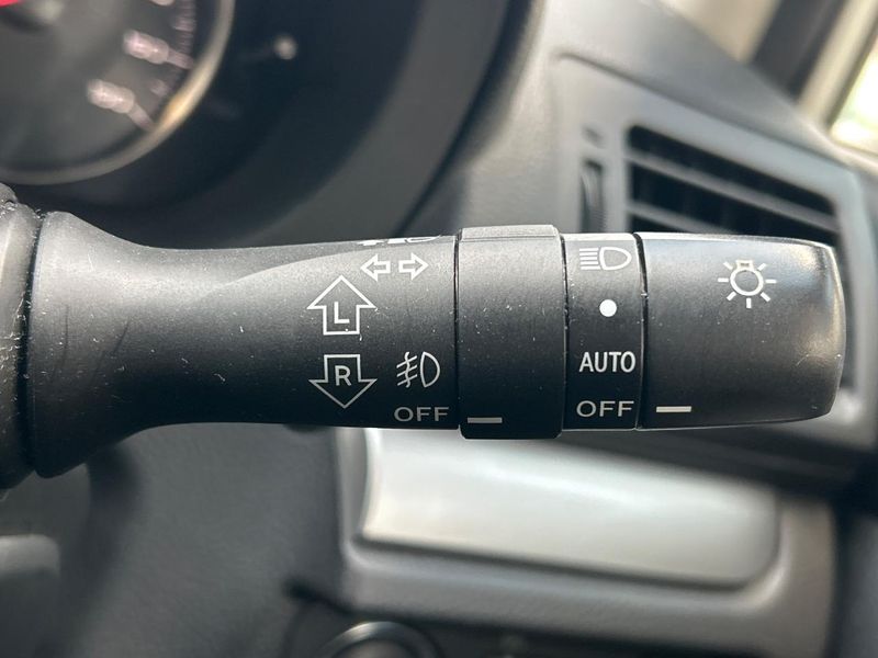 2013 Subaru Impreza Sport DBA-GP7 (UW-6a924d0b57792)[15]
